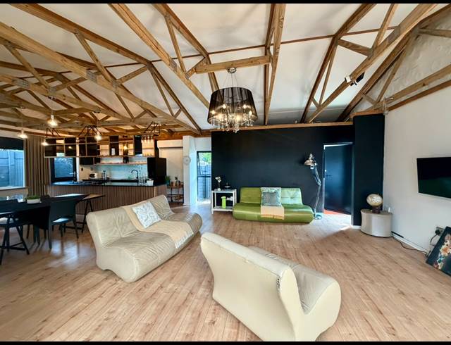 4 BEDROOM HOUSE FOR SALE IN MEER EN SEE